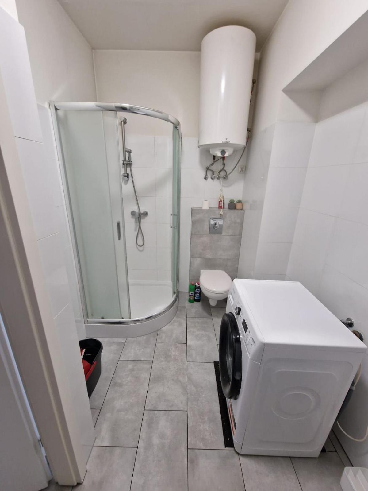 Apartament W Koninie Przy Ul. Wiosny Ludow Exterior foto